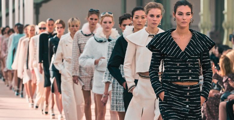 The Impact of Social Media on Fashion Weeks